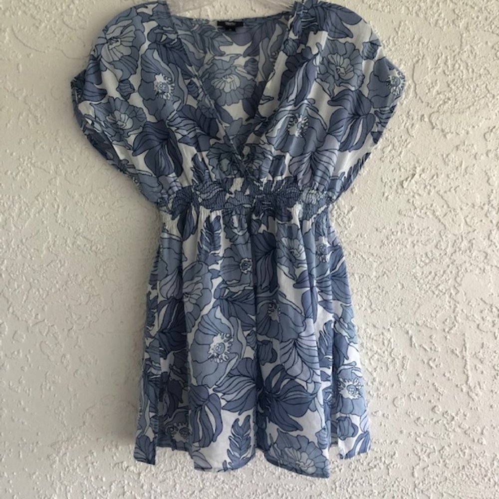 Mossimo blue/white floral tunic, Size Small